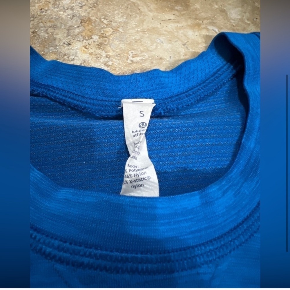 Lululemon Metal Vent Tech Short Sleeve Dark
Royal / Baltic Blue - Picture 3 of 4